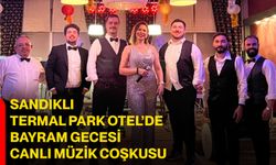 Sandıklı Termal Park Otel’de Bayram Gecesi Canlı Müzik Coşkusu