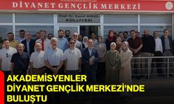 Akademisyenler Diyanet Gençlik Merkezi’nde buluştu