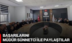 Başarılarını Müdür Sünnetci ile paylaştılar
