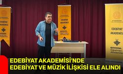 Edebiyat Akademisi’nde edebiyat ve müzik ilişkisi ele alındı
