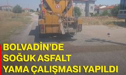Bolvadin’de soğuk asfalt yama çalışması yapıldı