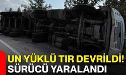 Un yüklü tır devrildi! Sürücü yaralandı