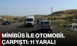 Minibüs ile otomobil çarpıştı: 11 yaralı
