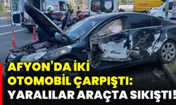 Afyonkarahisar’da iki otomobil çarpıştı: Yaralılar araçta sıkıştı!