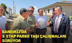 Sandıklı’da 3. Etap Parke Taşı Çalışmaları Sürüyor