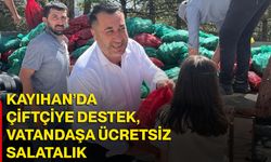 Kayıhan’da çiftçiye destek, vatandaşa ücretsiz salatalık