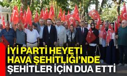 İYİ Parti heyeti Hava Şehitliği’nde şehitler için dua etti