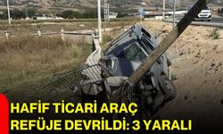 Hafif ticari araç refüje devrildi: 3 yaralı