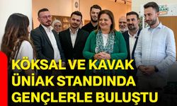 Köksal ve Kavak, ÜNİAK standında gençlerle buluştu