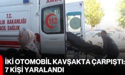 İki otomobil kavşakta çarpıştı: 7 kişi yaralandı