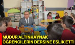 Müdür Altınkaynak öğrencilerin dersine eşlik etti