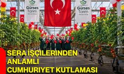 Sandıklı’da Sera İşçilerinden anlamlı Cumhuriyet kutlaması
