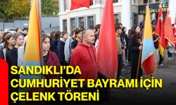 Sandıklı’da Cumhuriyet Bayramı için çelenk töreni