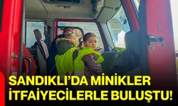 Sandıklı’da minikler itfaiyecilerle buluştu!