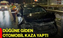 Düğüne giden otomobil kaza yaptı