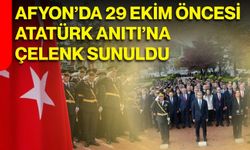 Afyon’da 29 Ekim Öncesi Atatürk Anıtı’na çelenk sunuldu