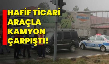 Sivas'ta hafif ticari araçla kamyonun çarpıştığı kazada 5 kişi yaralandı!