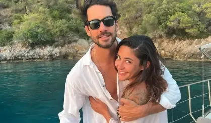 İki Yıllık Evlilik Bitti... Sarılarak Boşandılar