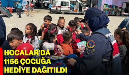 Hocalar’da 1156 çocuğa hediye dağıtıldı