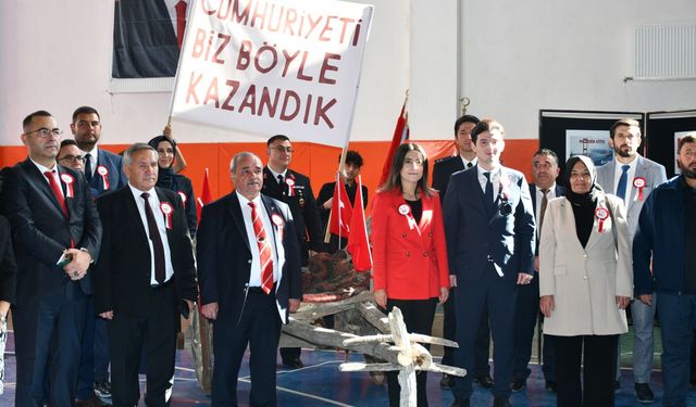 İscehisar'da Cumhuriyet Coşkusu: 100. Yıl Kutlamaları, Gösteriler ve Ödüllerle Taçlandı!