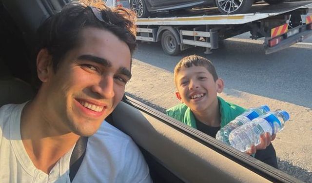 Trafikte Karşılaştı, Küçük Hayranını Kırmadı: Mert Ramazan Demir’in Jest Anı