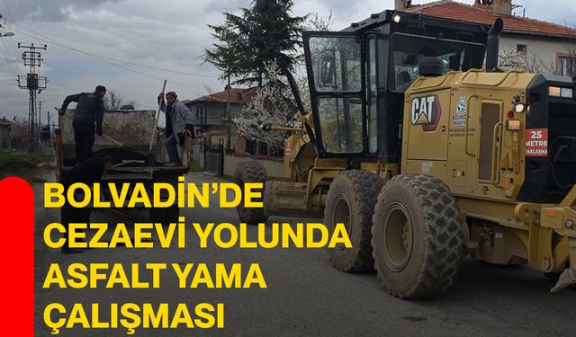 Bolvadin’de Cezaevi Yolunda Asfalt Yama Çalışması