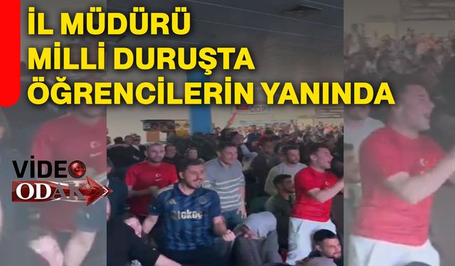İl Müdürü Milli duruşta öğrencilerin yanında