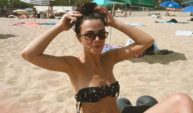 Uzak Şehir'in Alya'sı Sinem Ünsal tatile doydu! Karelerine beğeni yağdı