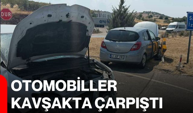 Otomobiller kavşakta çarpıştı