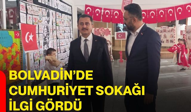 Bolvadin’de Cumhuriyet Sokağı ilgi gördü