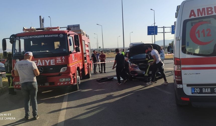 Servis aracı iki araca çarptı: Yaralılar var