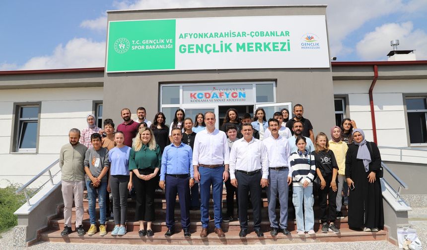 Çobanlar heyeti öğrencilerin yanında