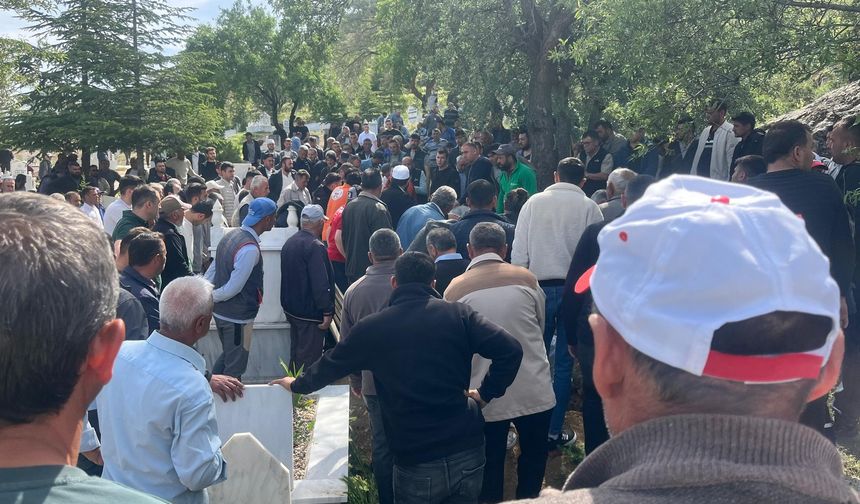 AK Partili Meclis Üyesi Toköz Toprağa Verildi