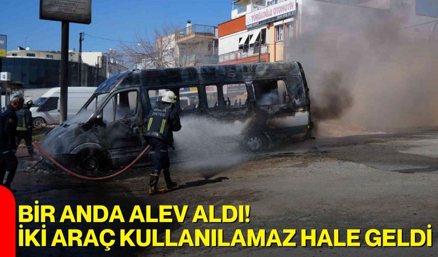 Bir Anda Alev Aldı! İki Araç Kullanılamaz Hale Geldi