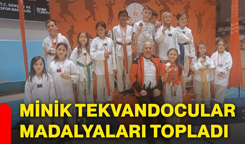 Minik tekvandocular madalyaları topladı