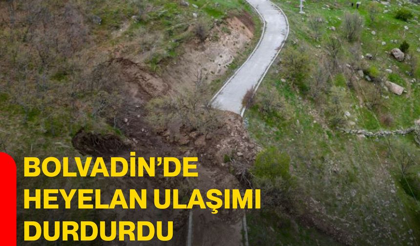 Bolvadin’de heyelan ulaşımı durdurdu