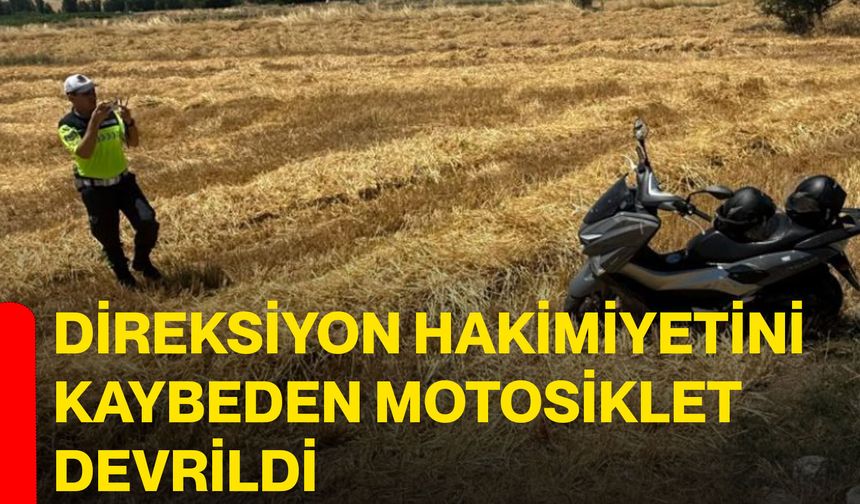 Direksiyon hakimiyetini kaybeden motosiklet devrildi