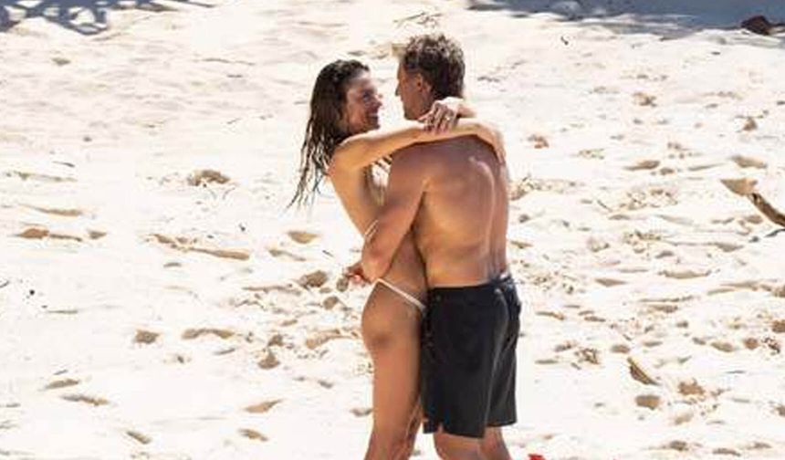 Alessandra Ambrosio’dan romantik “Evet”