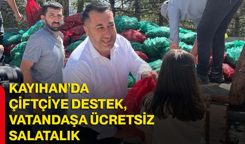 Kayıhan’da çiftçiye destek, vatandaşa ücretsiz salatalık