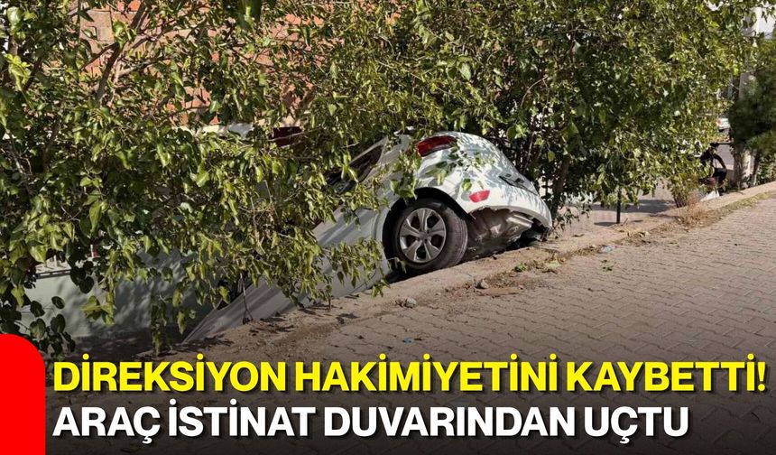 Direksiyon hakimiyetini kaybetti! Araç istinat duvarından uçtu