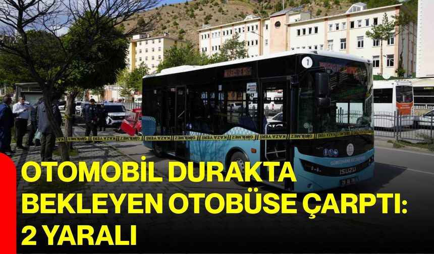 Otomobil durakta bekleyen otobüse çarptı: 2 yaralı