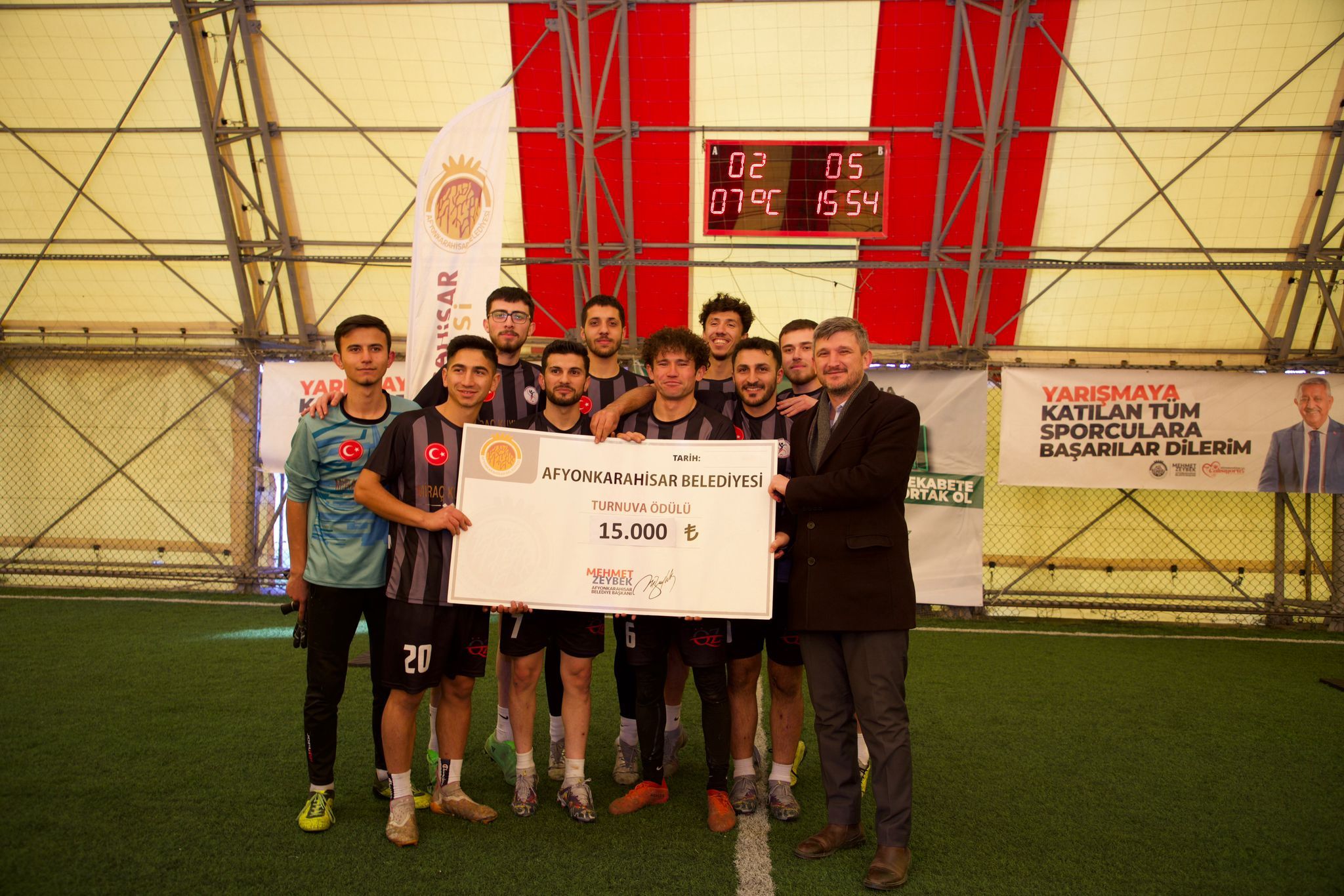 Afyonkarahisar Belediyesi ve AKÜ iş birliğinde ödüllü futbol turnuvası!