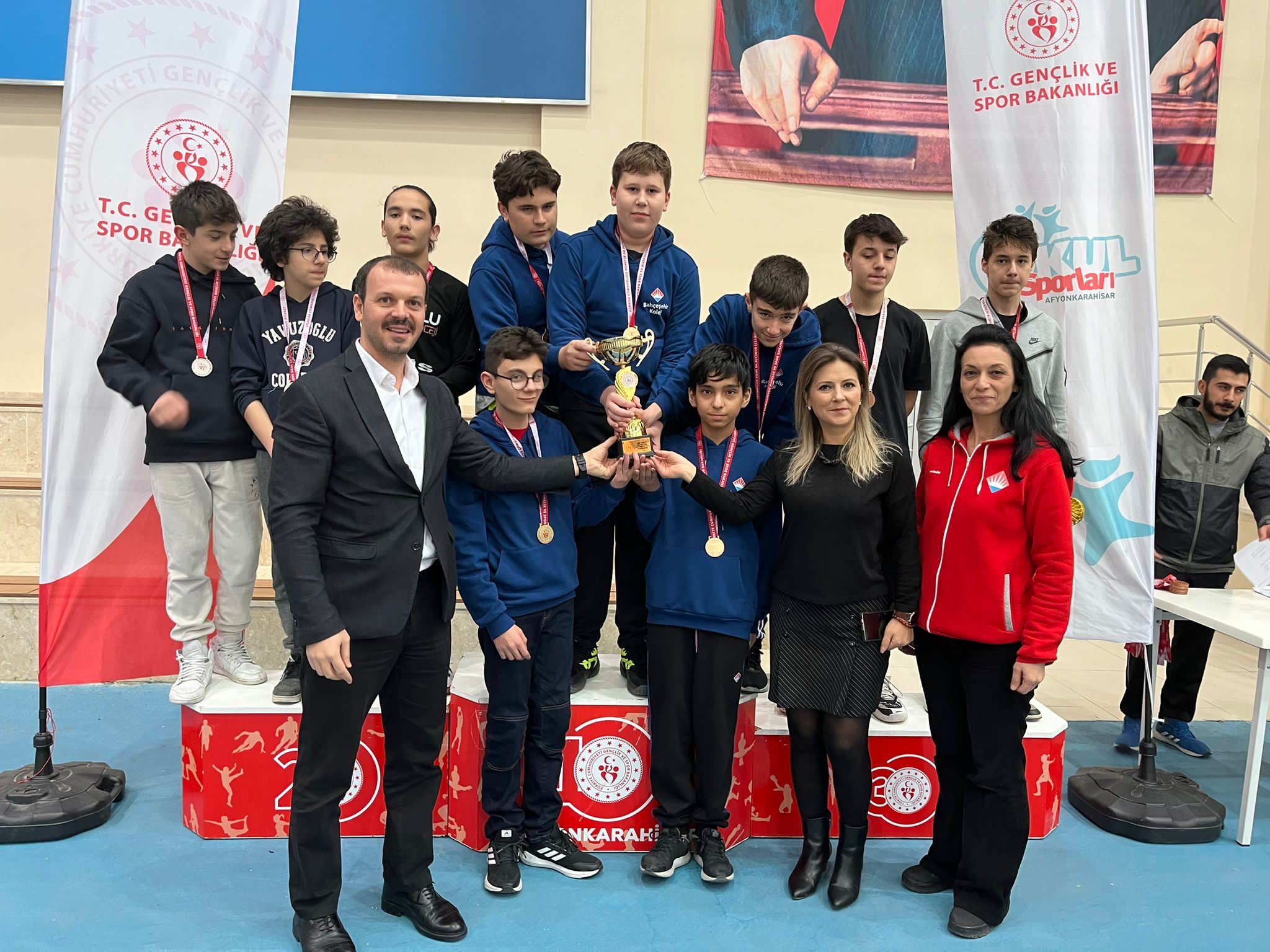 Afyonkarahisar'da Okul Sporları Tenis Yıldızlar Müsabakaları Sona Erdi