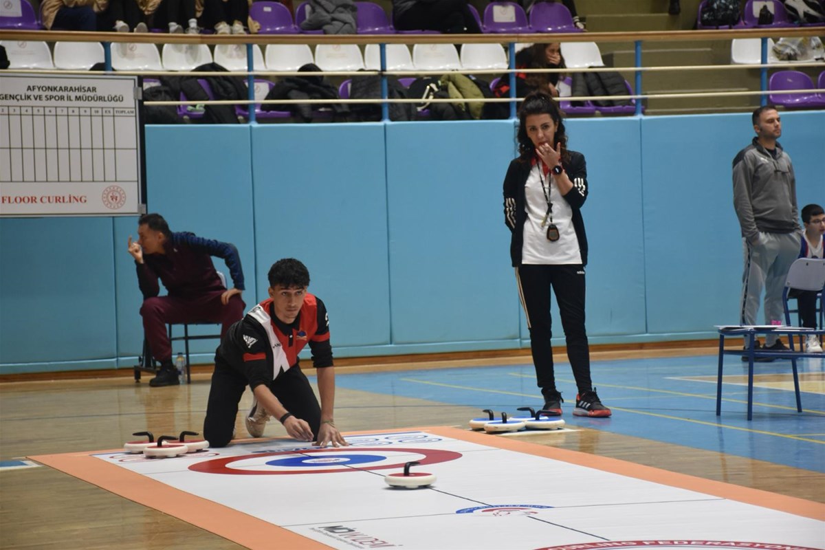 FloorCurling Gençler Kız-Erkek-Karma Grup müsabakaları