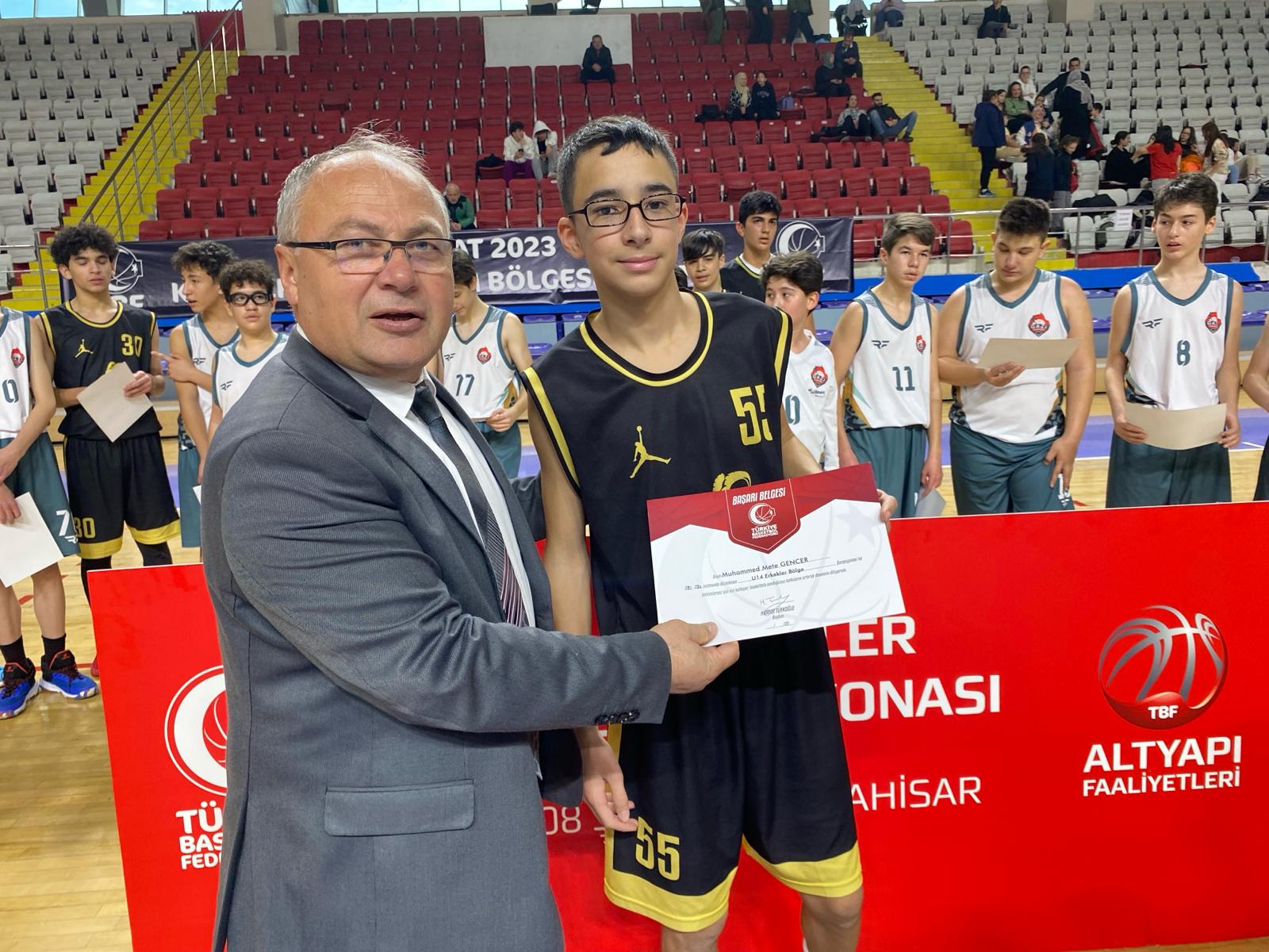 Afyonkarahisar'da Basketbol U-14 2.Bölge Şampiyonası Heyecanı Tamamlandı