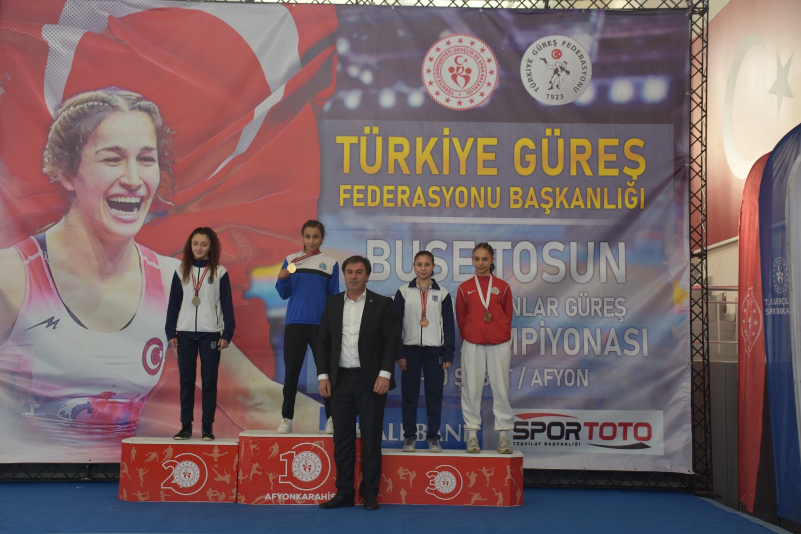 U-17 Kadınlar Türkiye Güreş Şampiyonası tamamlandı