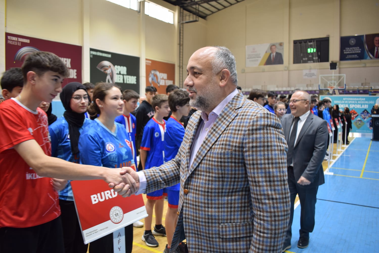 Afyonkarahisar'da Badminton heyecanı başladı