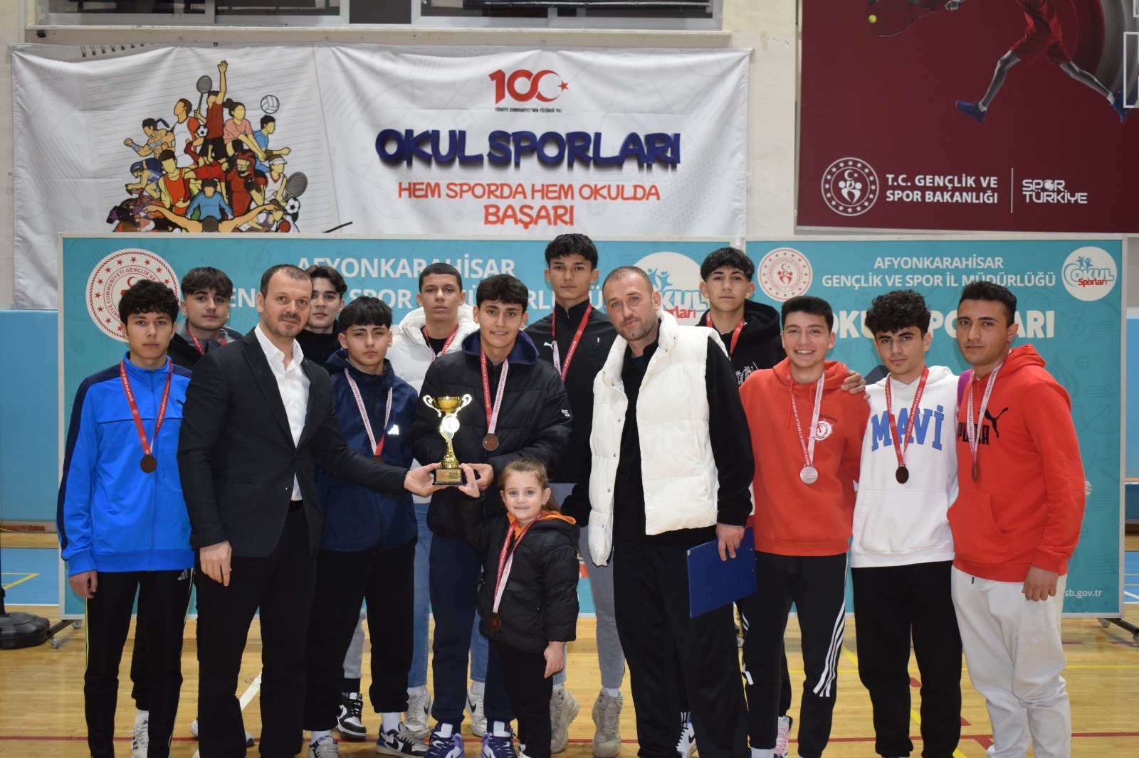 Heyecan dolu Genç Erkekler Futsal Müsabakaları Tınaztepe Spor Salonunda sona erdi!
