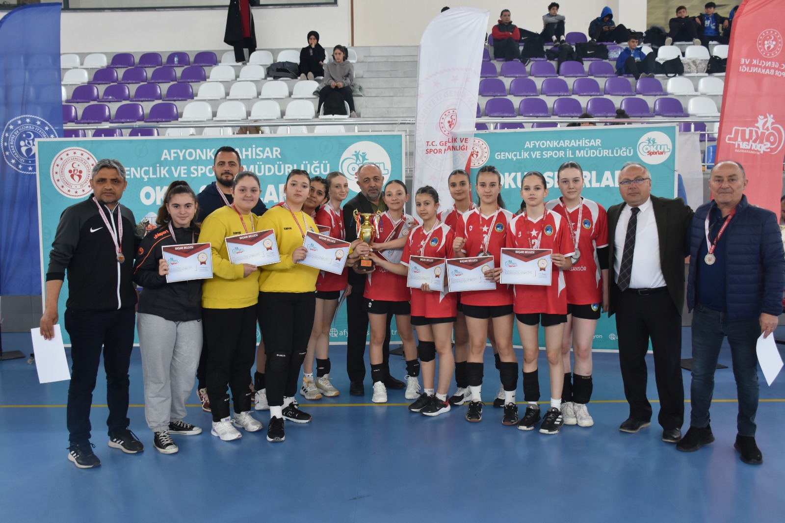 Okul Sporları Yıldız Erkek ve Kız Hentbol Türkiye Şampiyonası tamamlandı