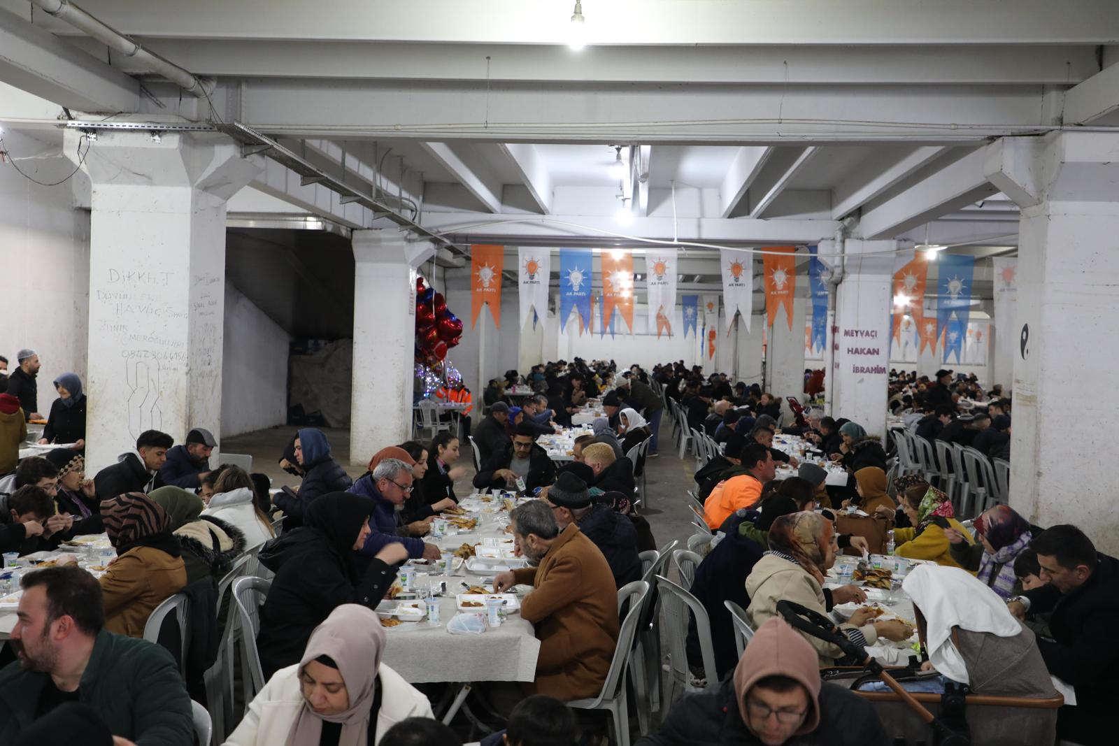 AK Parti’den 5 mahalleyi bir araya getiren iftar programı!